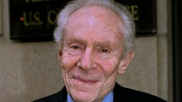 Aaron Feuerstein, famously generous mill owner, dies at 95
