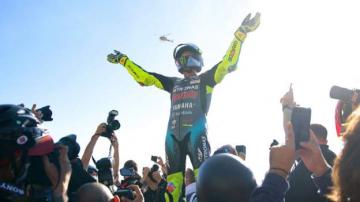 Valentino Rossi: MotoGP legend retires after 10th-place finish in final race in Valencia