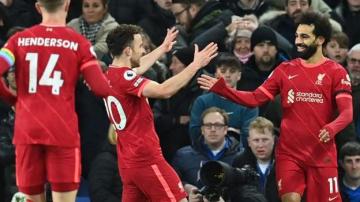 Everton 1-4 Liverpool: Mohammed Salah scores twice in Reds' Merseyside derby win