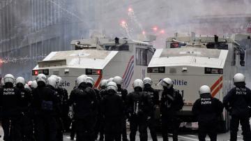 Belgian police use water, tear gas on COVID-19 protesters