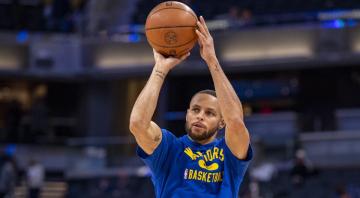 Curry falls short of three-point record, leads Warriors past Pacers