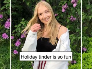 Dating apps are a real sh*tshow during the holidays (29 Photos)