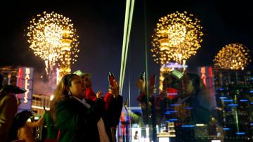 Vegas Strip to hold New Year's fireworks after 2020 hiaitus