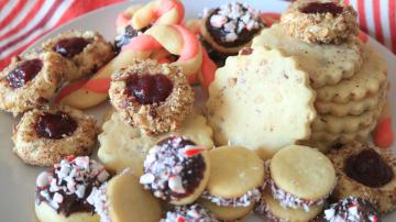 Make Five Festive Christmas Cookies From One Simple Dough