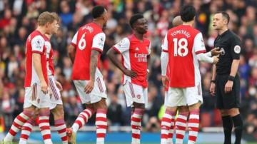 Arsenal 1-2 Man City: VAR 'inconsistency' criticised by Albert Stuivenberg & Aaron Ramsdale