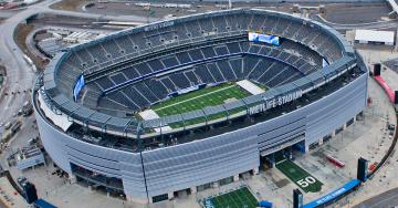 Fan files $6 BILLION lawsuit against Jets and Giants for claiming NY but playing in NJ (5 GIFs)