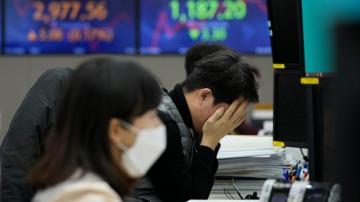 Asian stocks retreat as inflation augurs Fed rate hikes