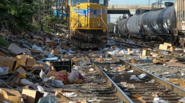 Thieves raiding rail cargo containers in Los Angeles