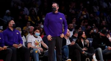 Pacers increase pressure on Lakers coach Vogel, but lose Sabonis to injury