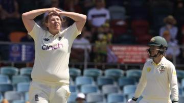 Women's Ashes: Dropped catches hurt England as Australia take control of Test in Canberra