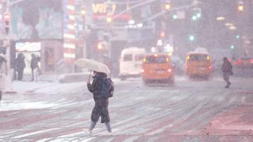 Snow storm to hammer East Coast with blizzard conditions