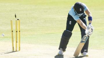 Women's Ashes: England crushed again in third ODI as Australia end series unbeaten
