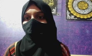 "For Piece Of Cloth, Ruining Education": Girl Took On Saffron Scarf Group