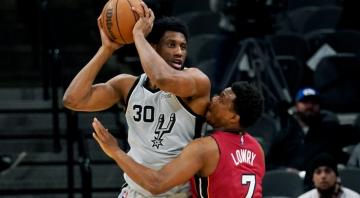 Although aiming higher, Raptors land final piece to Lowry deal with Young trade