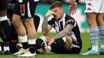 Kieran Trippier: Newcastle defender fractures foot