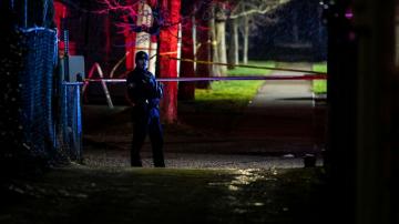 1 dead, 5 injured in shooting in Portland park, police say