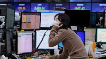 Asian stocks plunge after Putin announces action in Ukraine