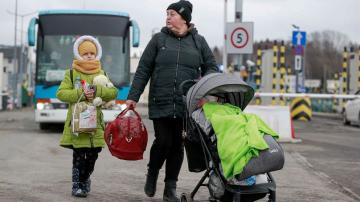 500,000+ refugees flee Ukraine since Russia waged war