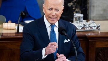 Biden joins allies, bans Russian planes from US airspace