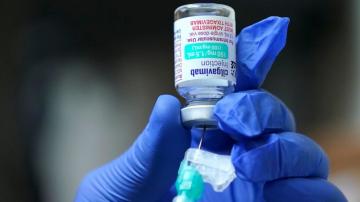 EU regulator advises AstraZeneca's COVID drug be cleared