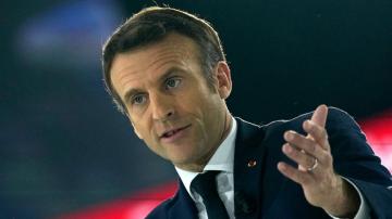 Macron holds 1st big rally; Rivals stir up 'McKinsey Affair'