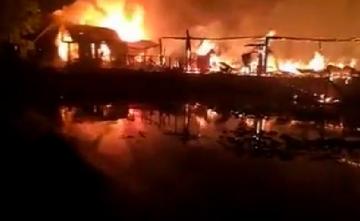 7 Houseboats Destroyed In Massive Fire At Srinagar's Nigeen Lake
