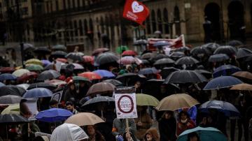 Spain bans harassment of women entering abortion clinics