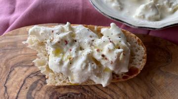 No, You Cannot Make 'the Inside of Burrata' With Mozzarella and Cream