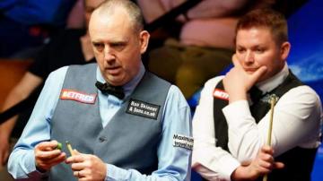 World Snooker Championship 2022: Mark Williams through to second round