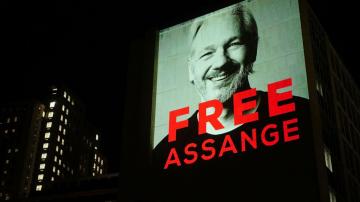 Judge sends Assange extradition decision to UK government