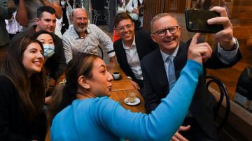 Australian opposition leader gets COVID while campaigning