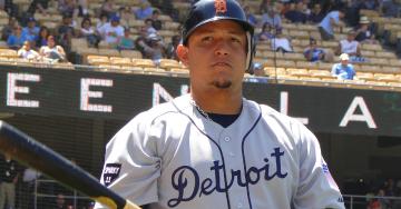Welcome to the 3,000 Hit Club Miggy! (6 GIFs)