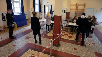 Live updates | Voter turnout low so far in French election