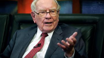 Buffett to auction off one last private lunch for charity