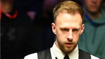 World Snooker Championship 2022: Judd Trump stages superb fightback against Ronnie O'Sullivan