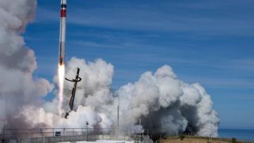 New Zealand rocket caught but then dropped by helicopter