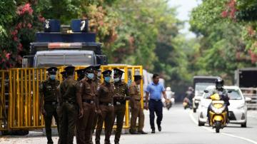 Censure vote vs Sri Lankan leader fails as crisis simmers