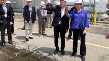 Energy secretary visits nuclear plant to discuss waste issue