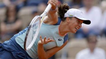 French Open: Iga Swiatek beats Alison Riske but Simona Halep loses