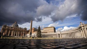 Banker says he warned Vatican about London fund investor