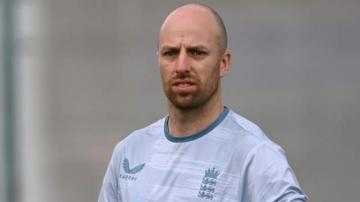 England v New Zealand: Jack Leach in unchanged team after recovering from concussion