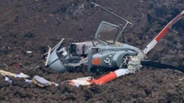 Tourist helicopter carrying 6 crashes in Hawaii lava field