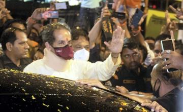 Sena Rebels Gain 3 More MLAs As Team Thackeray Weighs An Offer: 10 Points