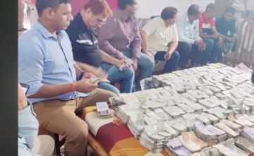 Seized Cash Pile Covers Entire Bed, Bihar Officials Can't Stop Counting