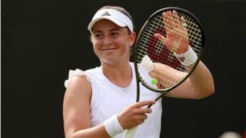 Wimbledon: Jelena Ostapenko reaches fourth round with three-set win over Irina-Camelia Begu
