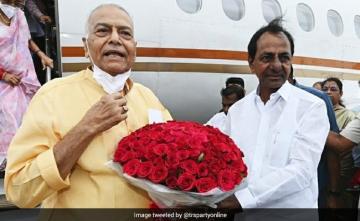 KCR Receives Presidential Candidate Yashwant Sinha At Hyderabad Airport