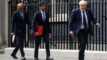 2 key UK Cabinet ministers quit Boris Johnson's government