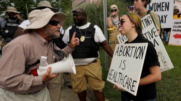 Scramble as last Mississippi abortion clinic shuts its doors