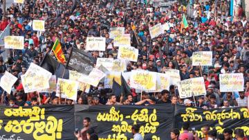 Sri Lankan PM agrees to quit in biggest political turmoil