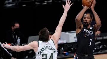 Report: Bucks finalizing extension with Connaughton for three-year, $30 million deal